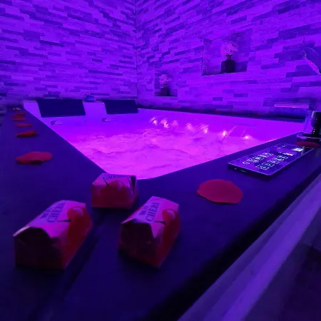 Superbe Appartement Prive Avec Jacuzzi Saint-Etienne  Exterior foto